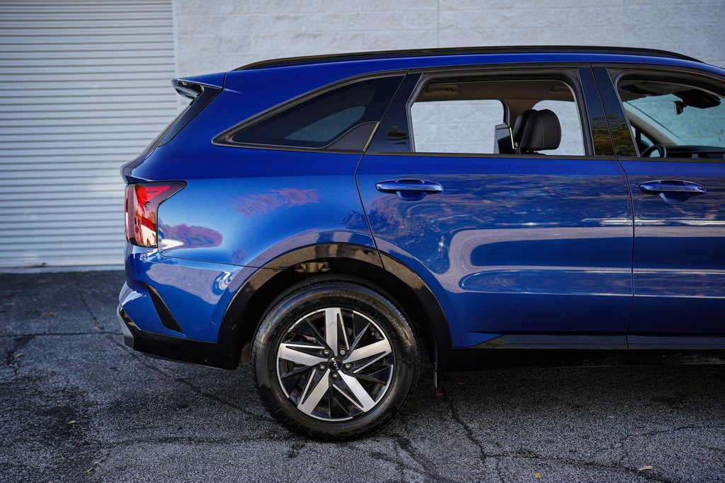 Used 2023 Kia Sorento EX image 12