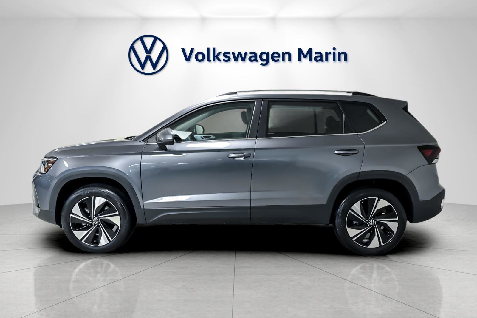 New 2026 Volkswagen Taos SE image 2