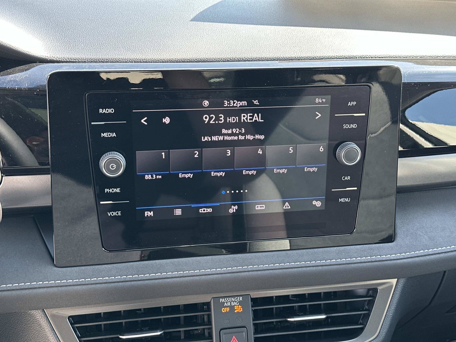 New 2027 Volkswagen Taos SE FWD image 11