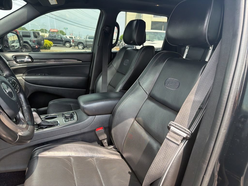 Used 2020 Jeep Grand Cherokee Overland AWD/4WD image 34