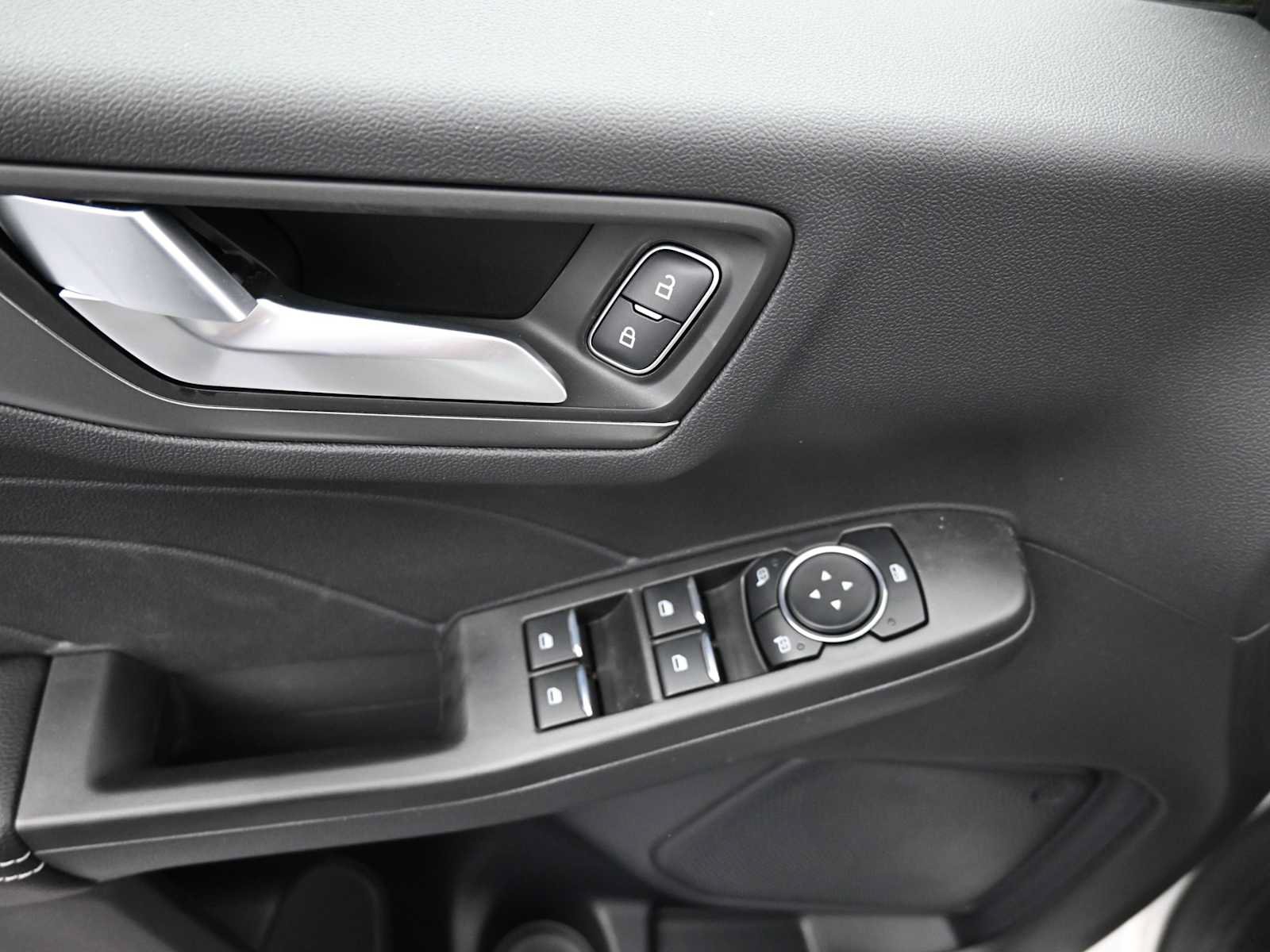 New 2025 Ford Escape SE FWD image 15