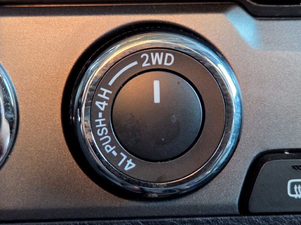 Used 2020 Toyota Tacoma TRD Off-Road AWD/4WD image 32