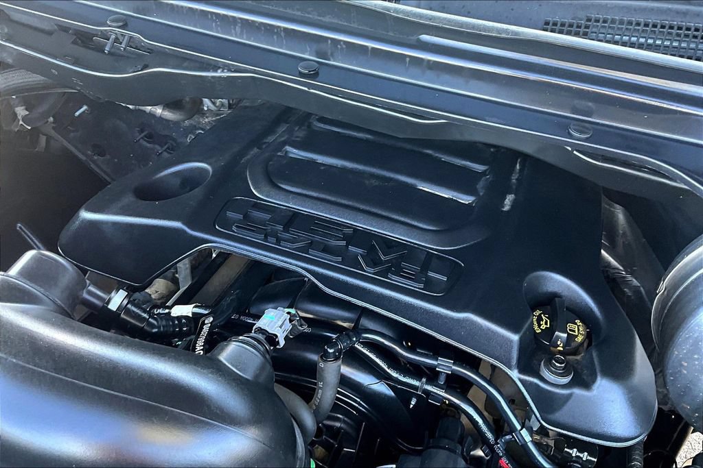 Used 2019 RAM 1500 Laramie AWD/4WD image 35