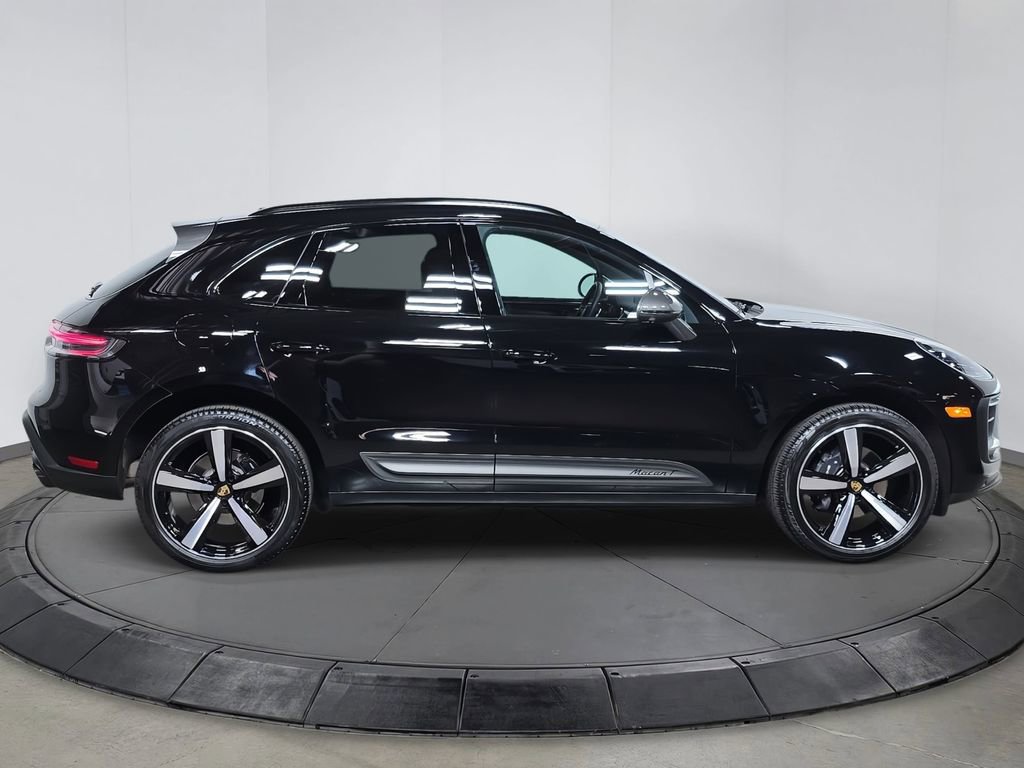 Certified 2025 Porsche Macan Turbo image 8
