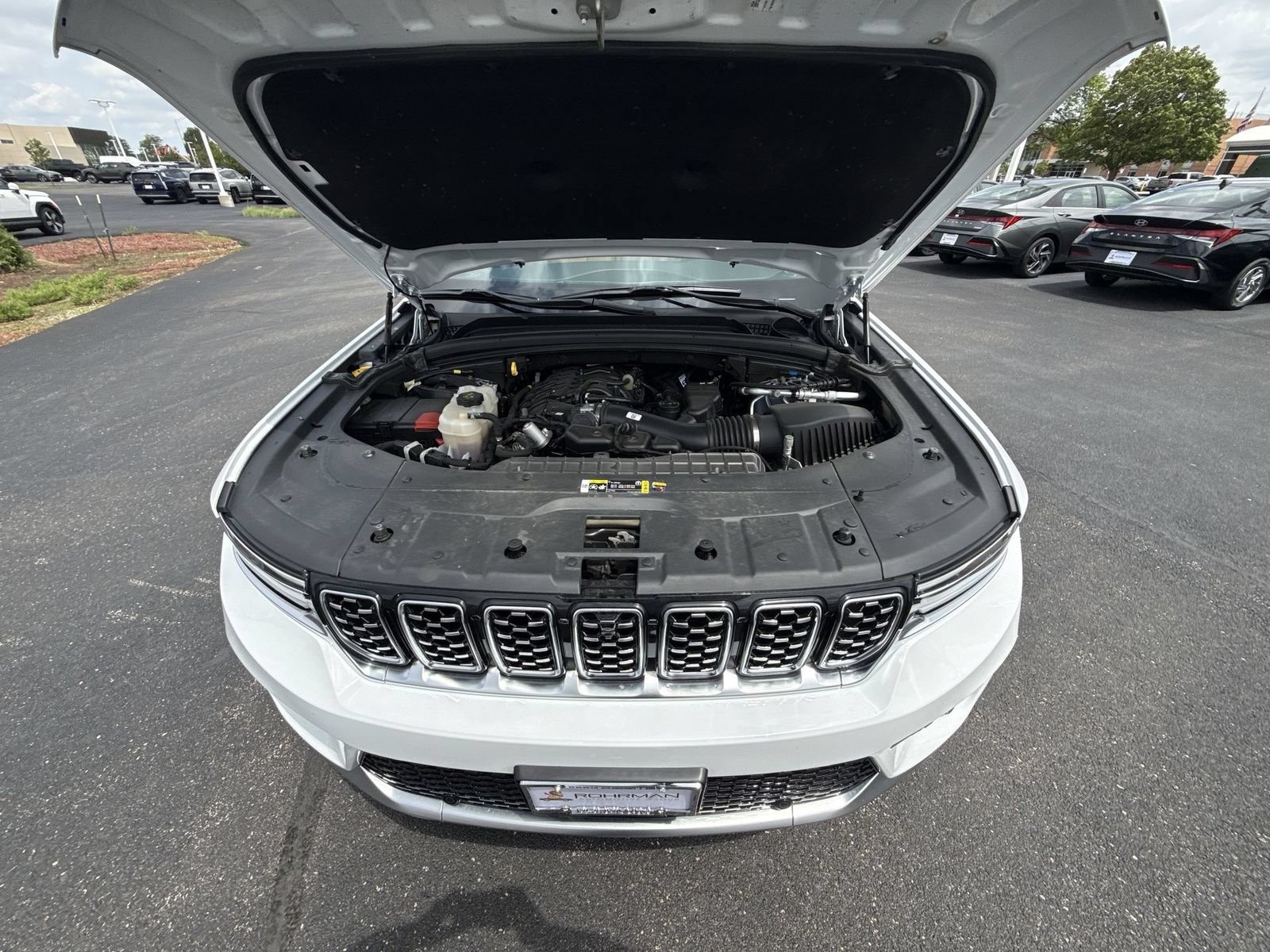 Used 2025 Jeep Grand Cherokee Summit AWD/4WD image 27