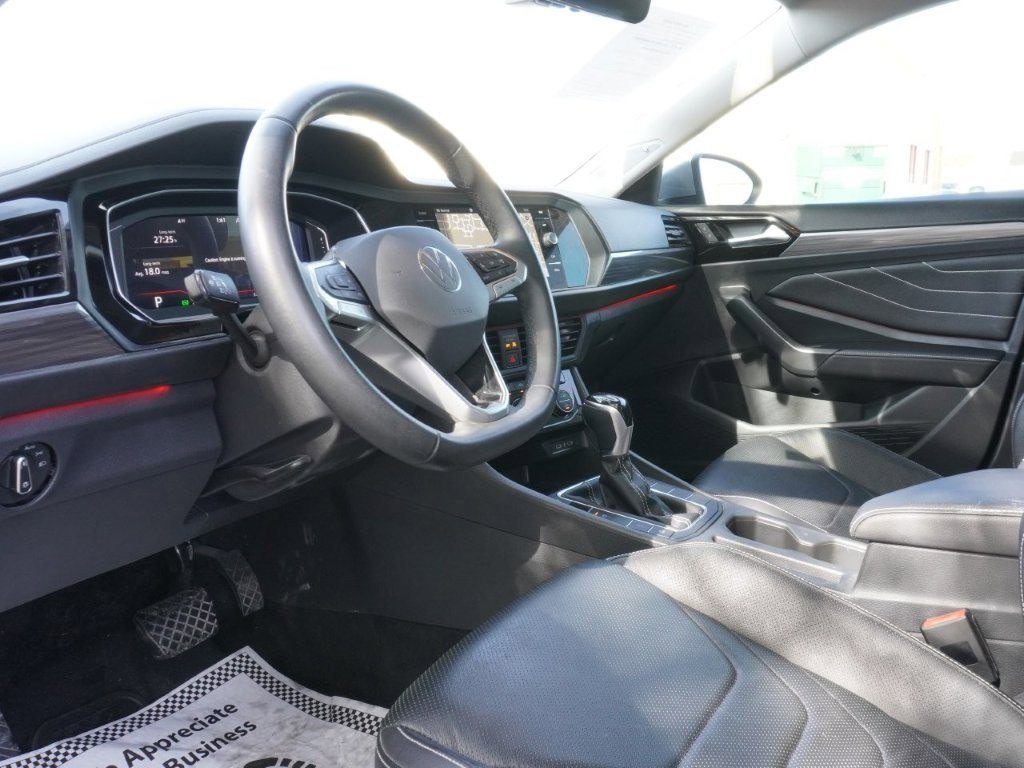 Used 2024 Volkswagen Jetta SEL image 9