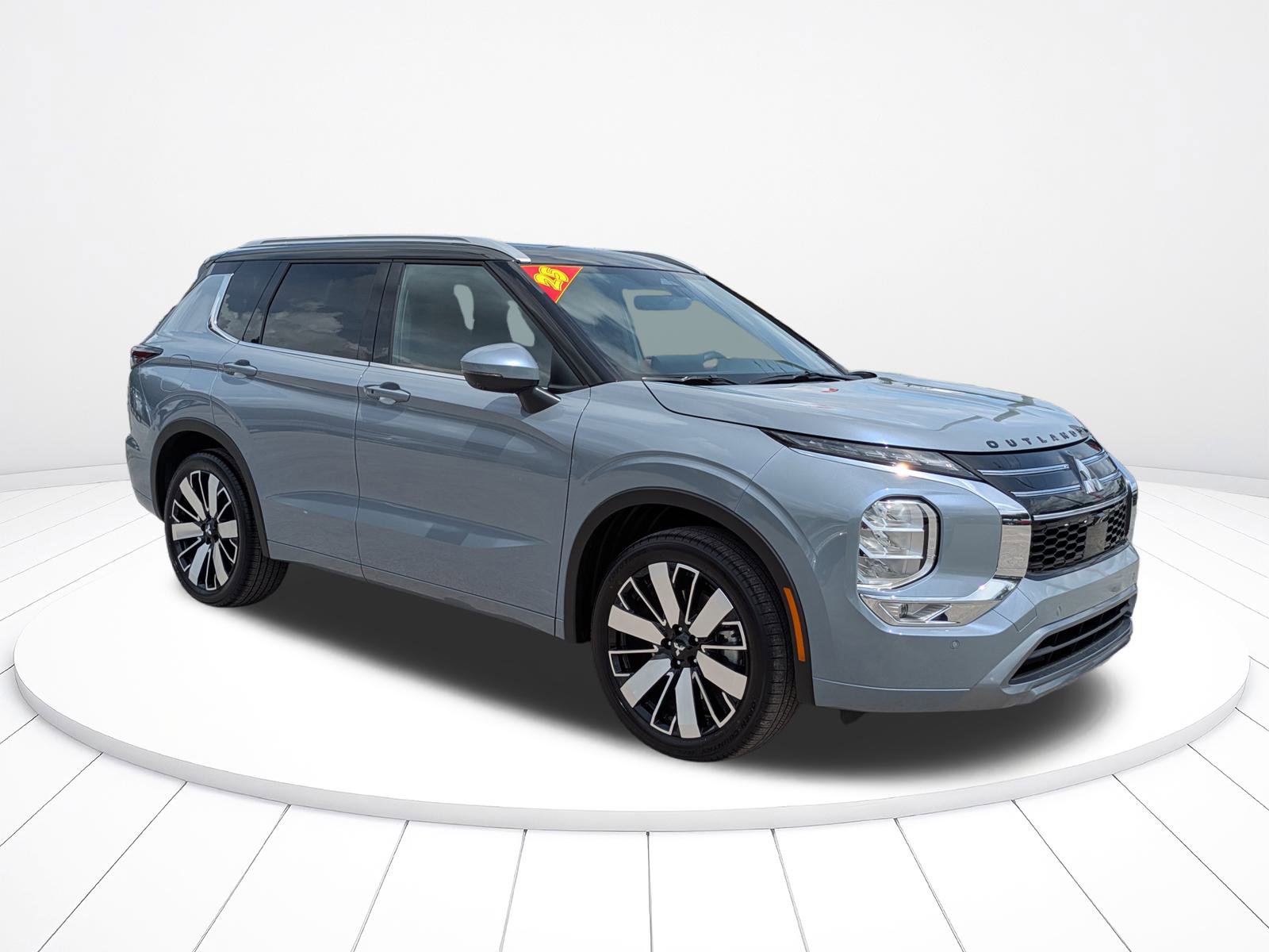 New 2025 Mitsubishi Outlander SEL image 2