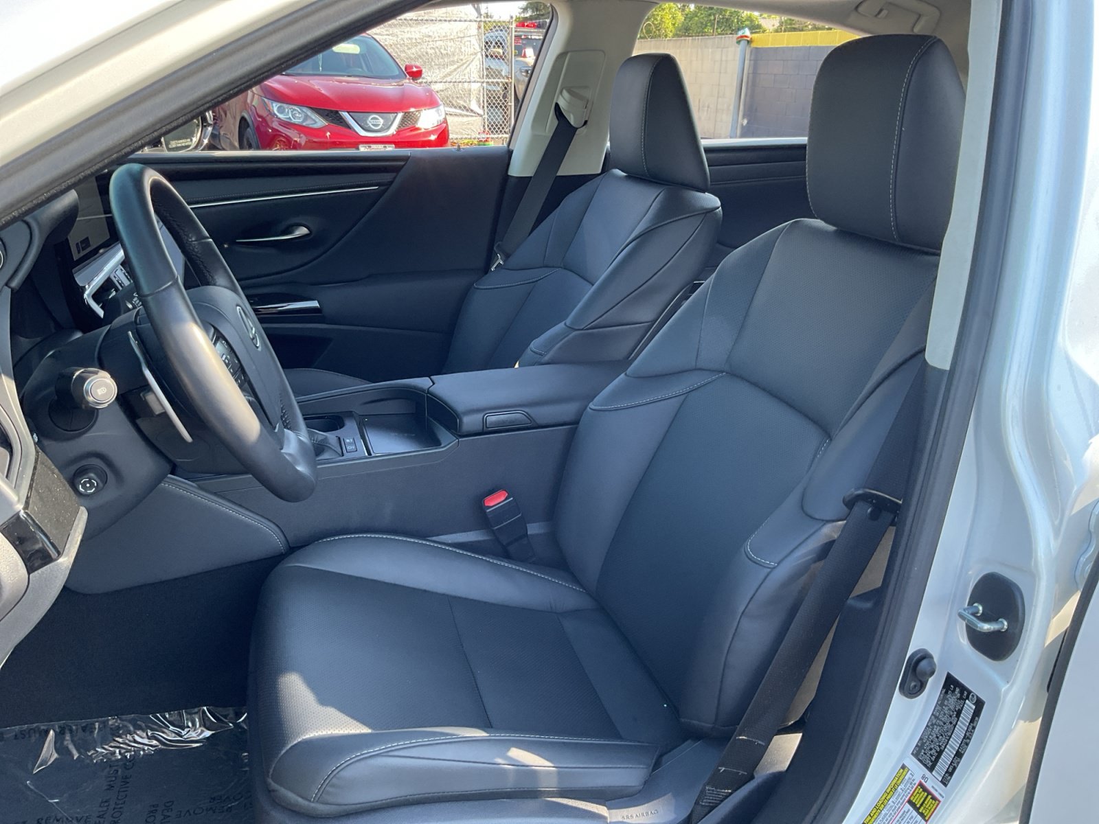 Used 2025 Lexus ES 300h w/ Premium Package FWD image 18