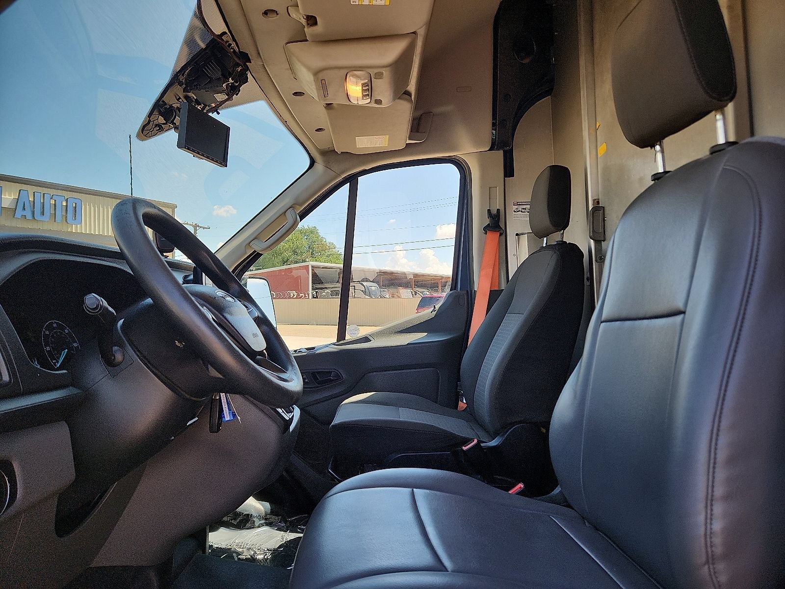 Used 2020 Ford Transit 250 148 High Roof Extended RWD image 10