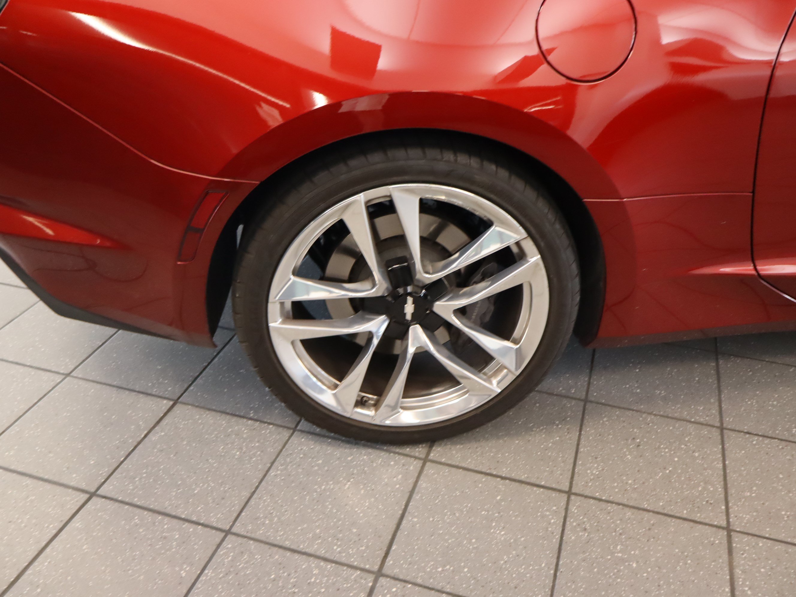 Used 2021 Chevrolet Camaro SS w/ Wild Cherry Design Package 1 RWD image 34