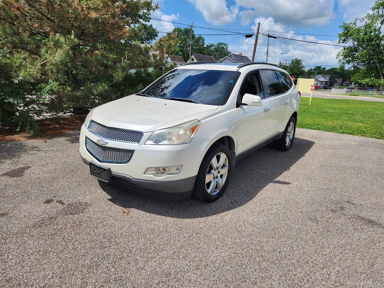 Used 2012 Chevrolet Traverse LT w/ All-Star Edition FWD image 3