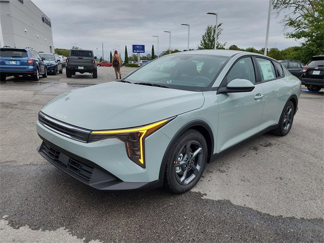 New 2025 Kia K4 LXS image 7