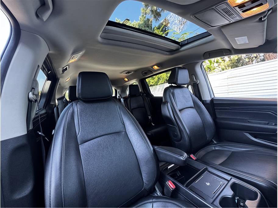 Used 2025 Honda Odyssey EX-L image 4