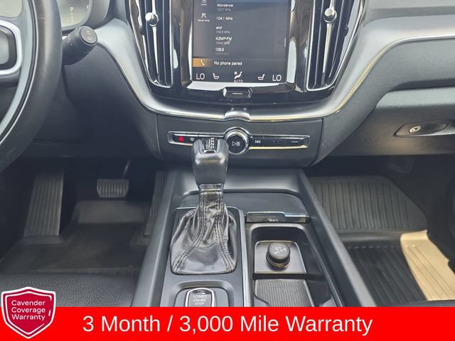 Used 2018 Volvo XC60 T6 Momentum w/ Vision Package AWD/4WD image 3