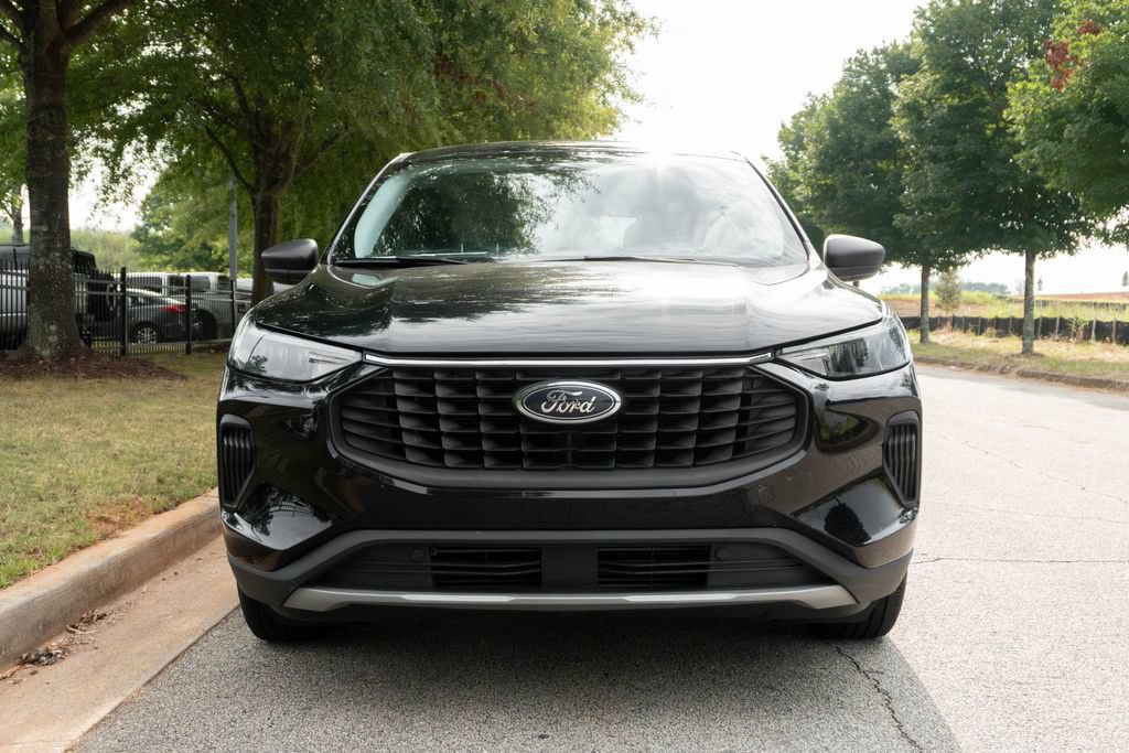 Used 2025 Ford Escape Active FWD image 2