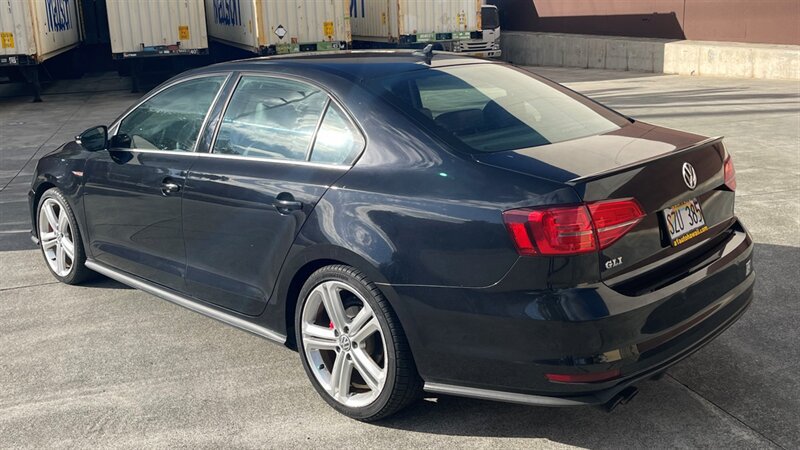 Used 2016 Volkswagen Jetta GLI SE FWD image 3