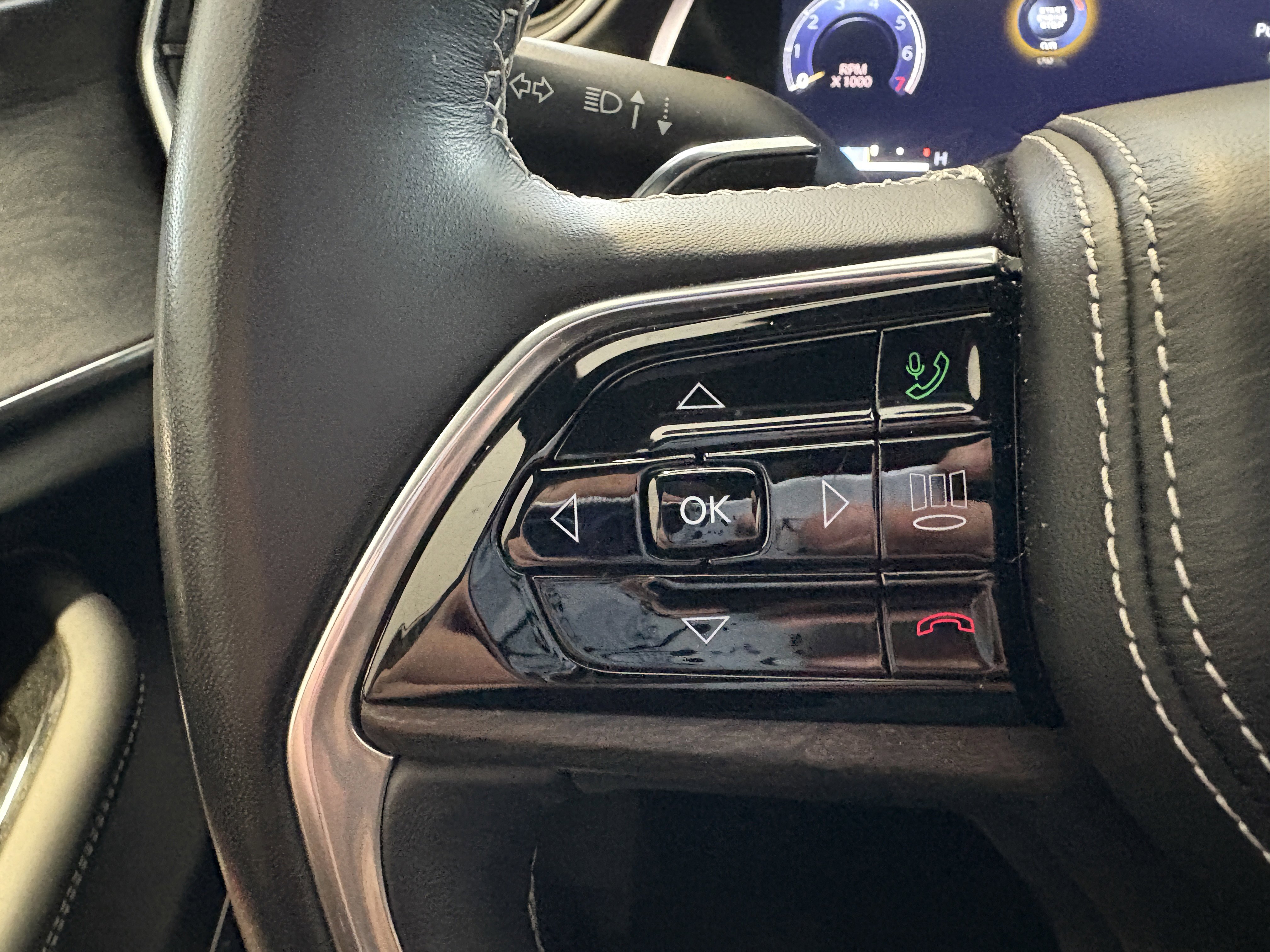 Used 2022 Jeep Grand Cherokee L Overland w/ Luxury Tech Group IV image 12