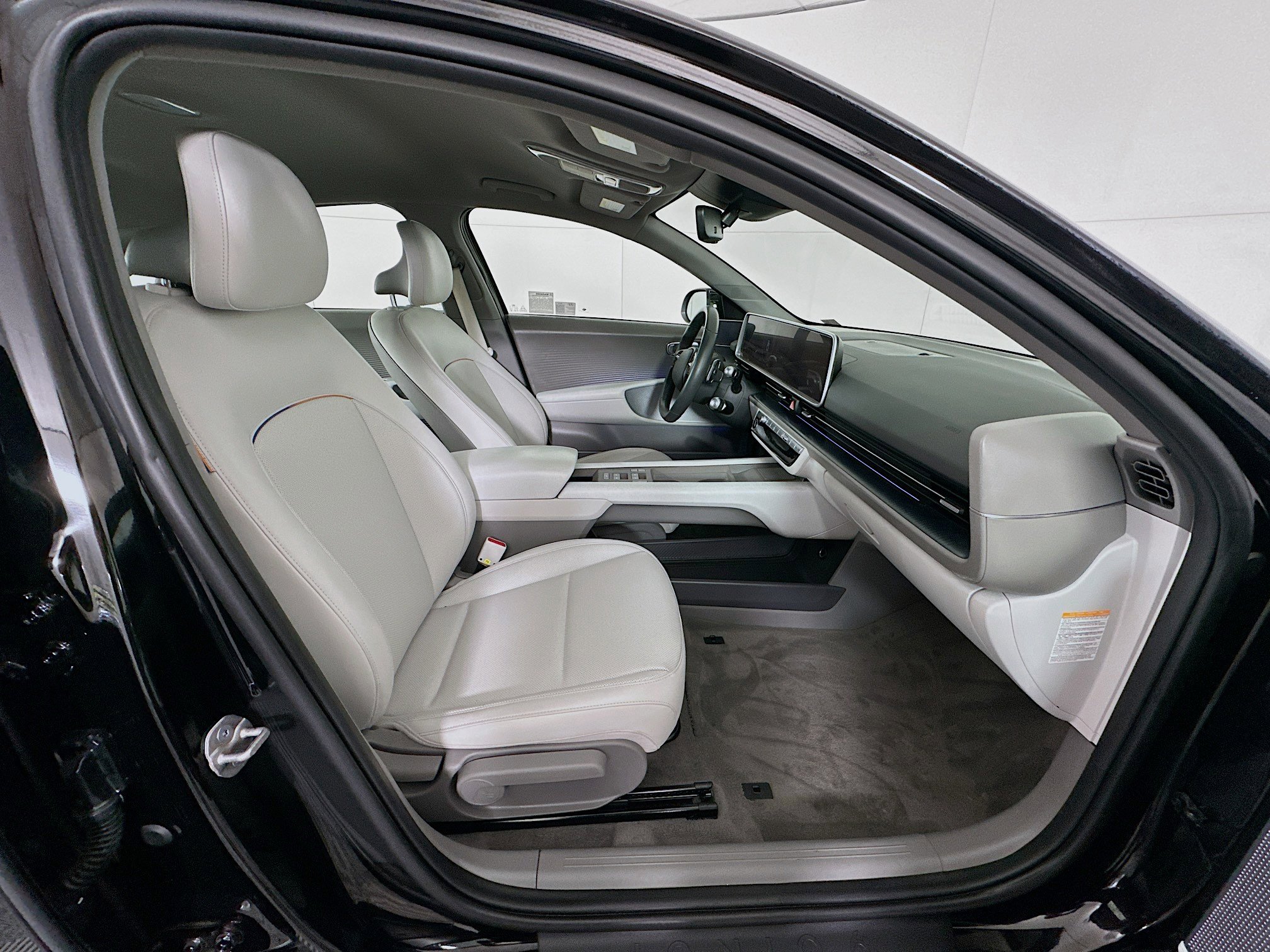 Used 2024 Hyundai Ioniq 6 SEL image 33