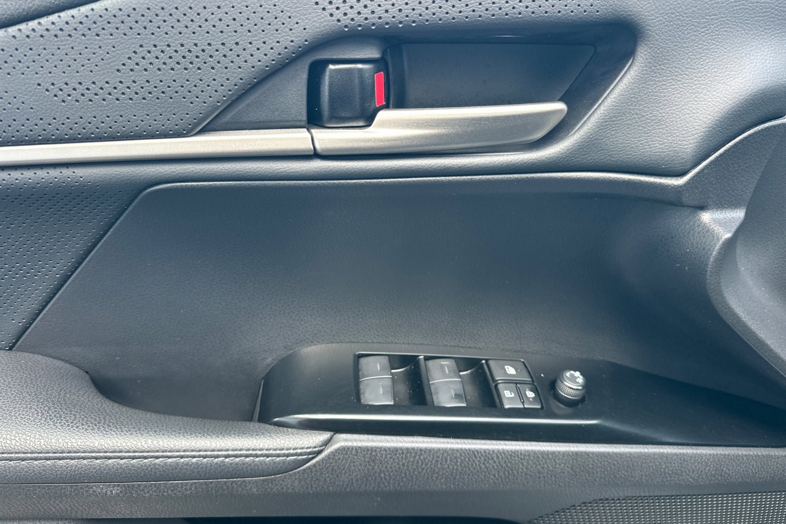Certified 2025 Toyota Camry XSE FWD image 11