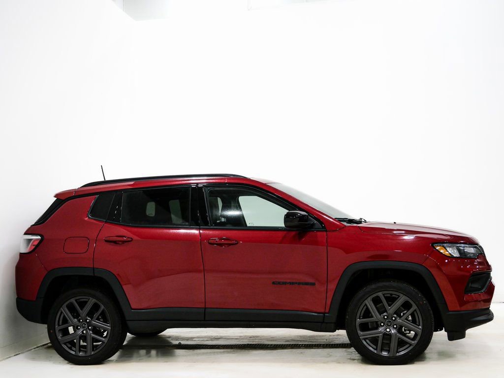 New 2026 Jeep Compass Latitude w/ Sun and Sound Group image 5