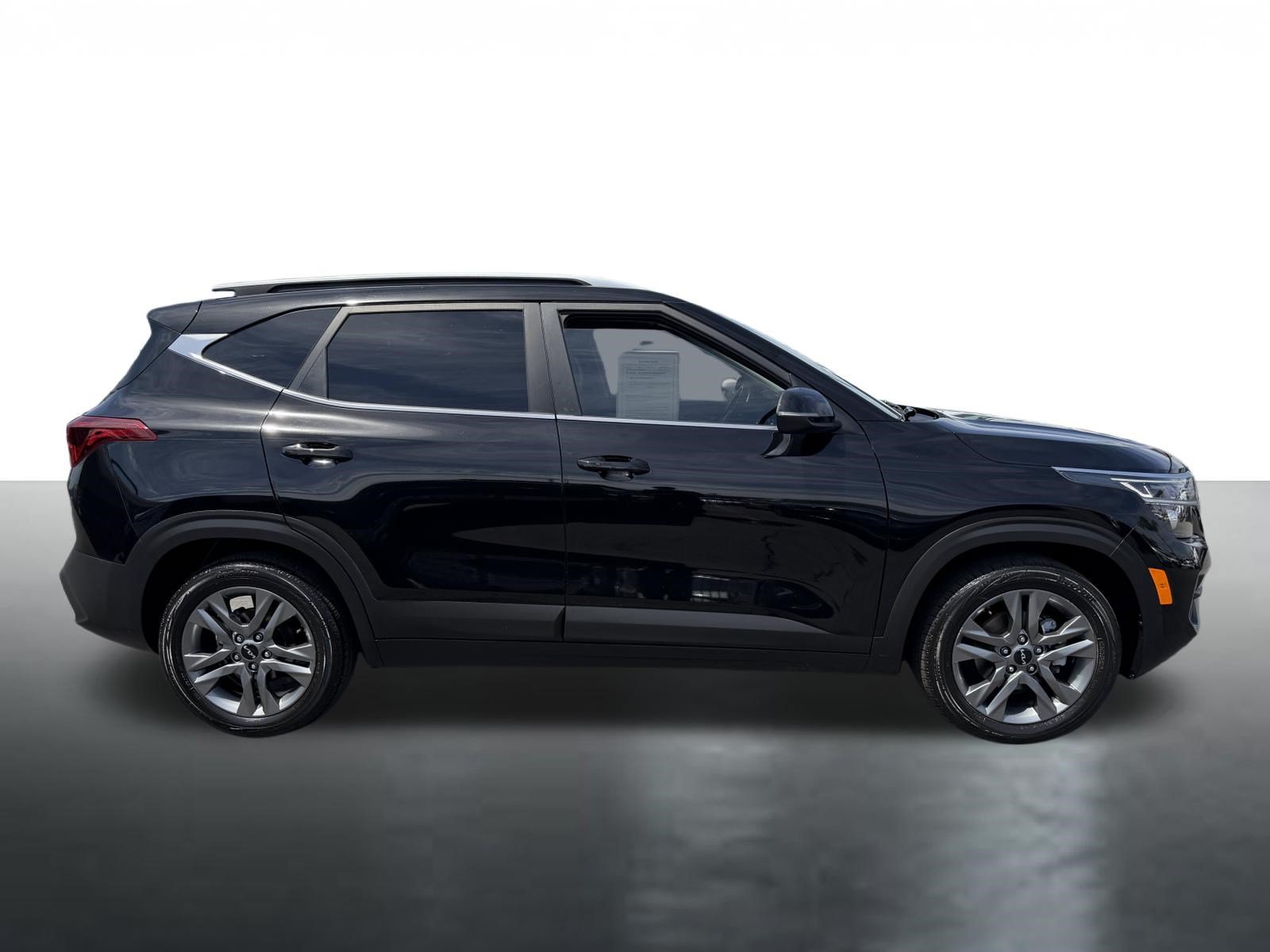 Used 2023 Kia Seltos S FWD image 9