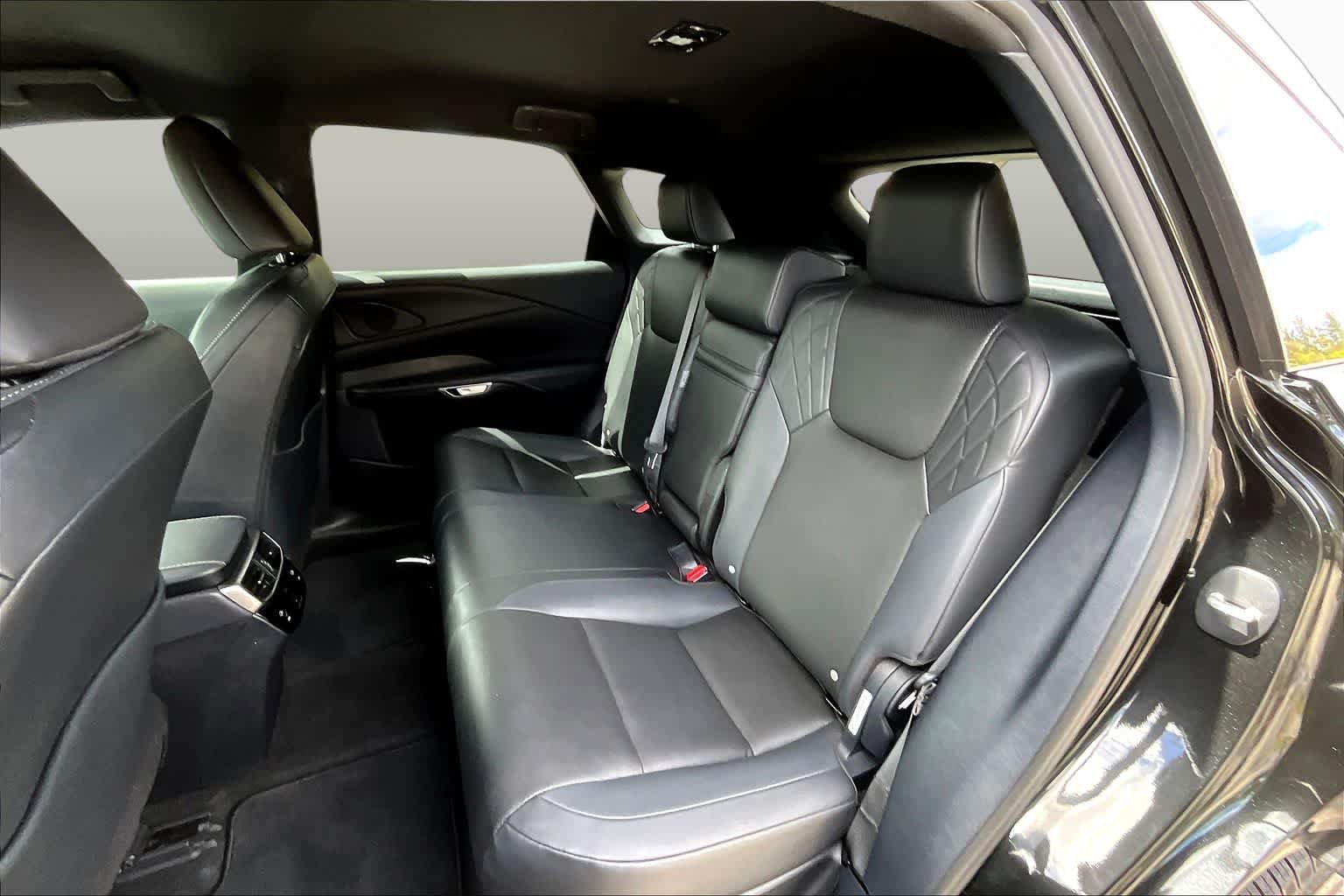Used 2024 Lexus RX 350 FWD w/ Technology Package image 40
