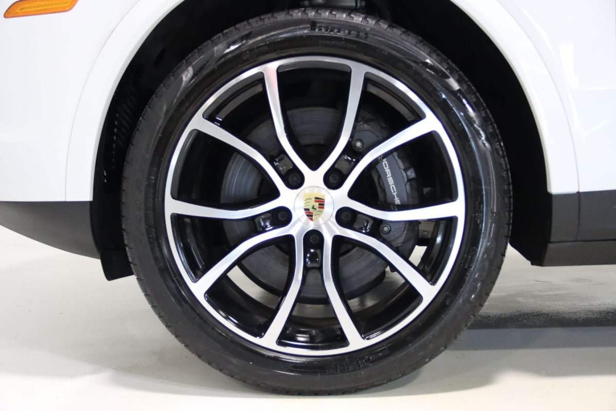 Used 2023 Porsche Cayenne Coupe w/ Towing Package w/o Tow Ball AWD/4WD image 82
