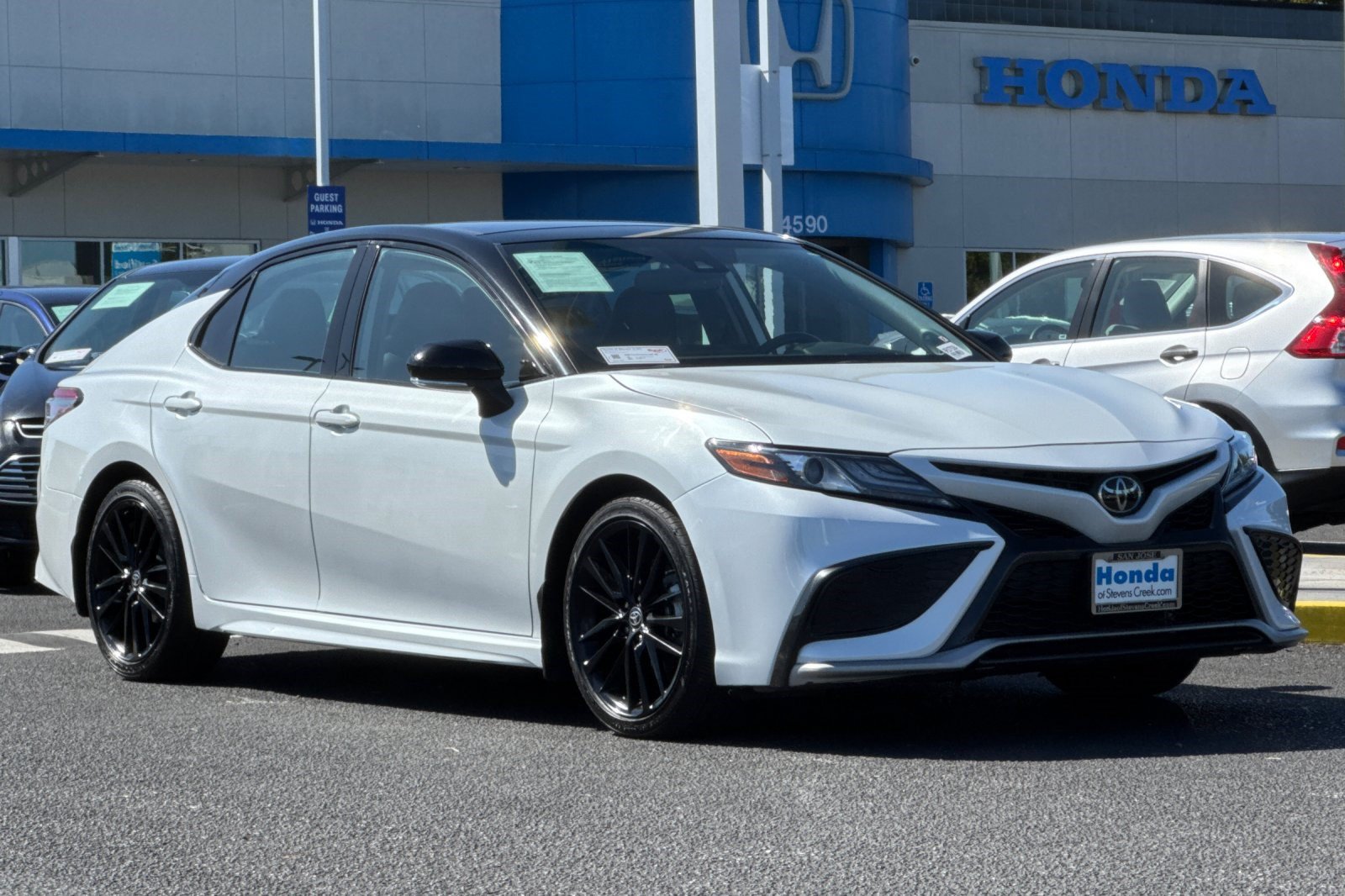 Used 2023 Toyota Camry XSE FWD image 7