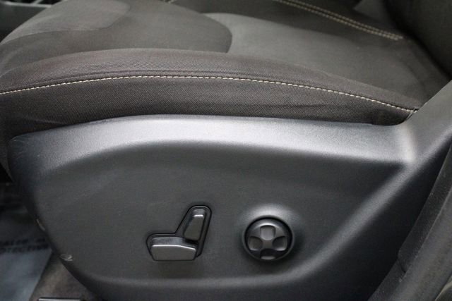 Used 2017 Jeep Cherokee Latitude w/ Comfort/Convenience Group image 20