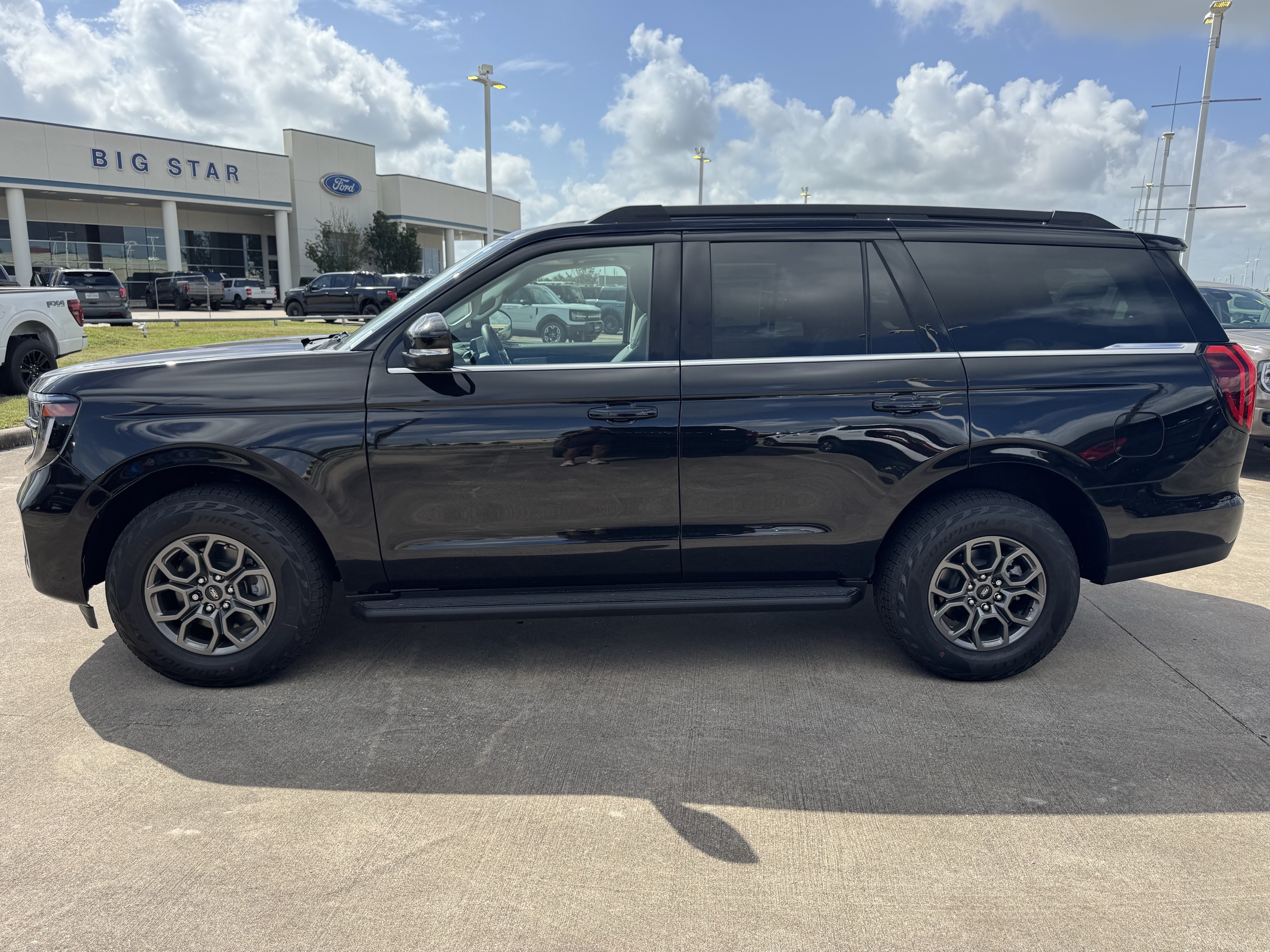 New 2027 Ford Expedition Active RWD image 5
