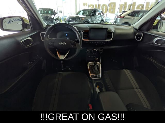 Used 2024 Hyundai Venue SEL image 11