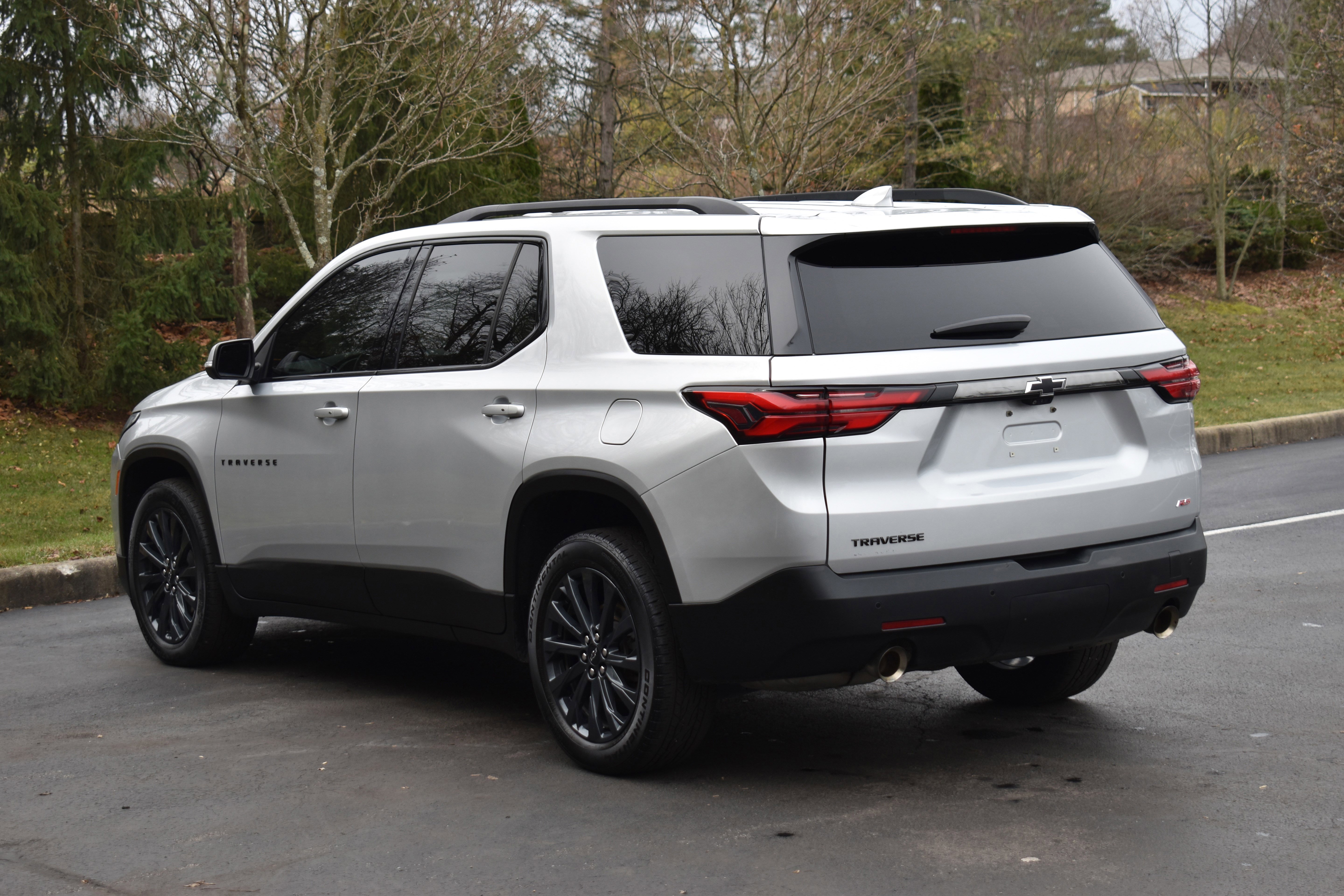 Used 2022 Chevrolet Traverse RS image 29