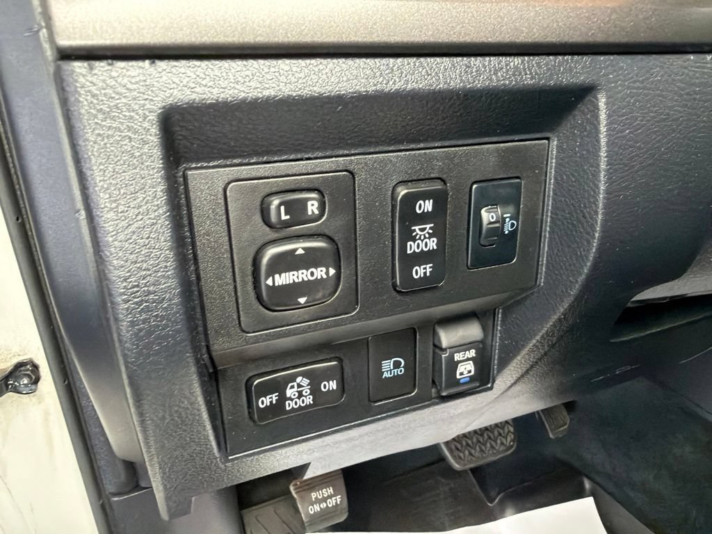 Used 2020 Toyota Tundra SR5 AWD/4WD image 17