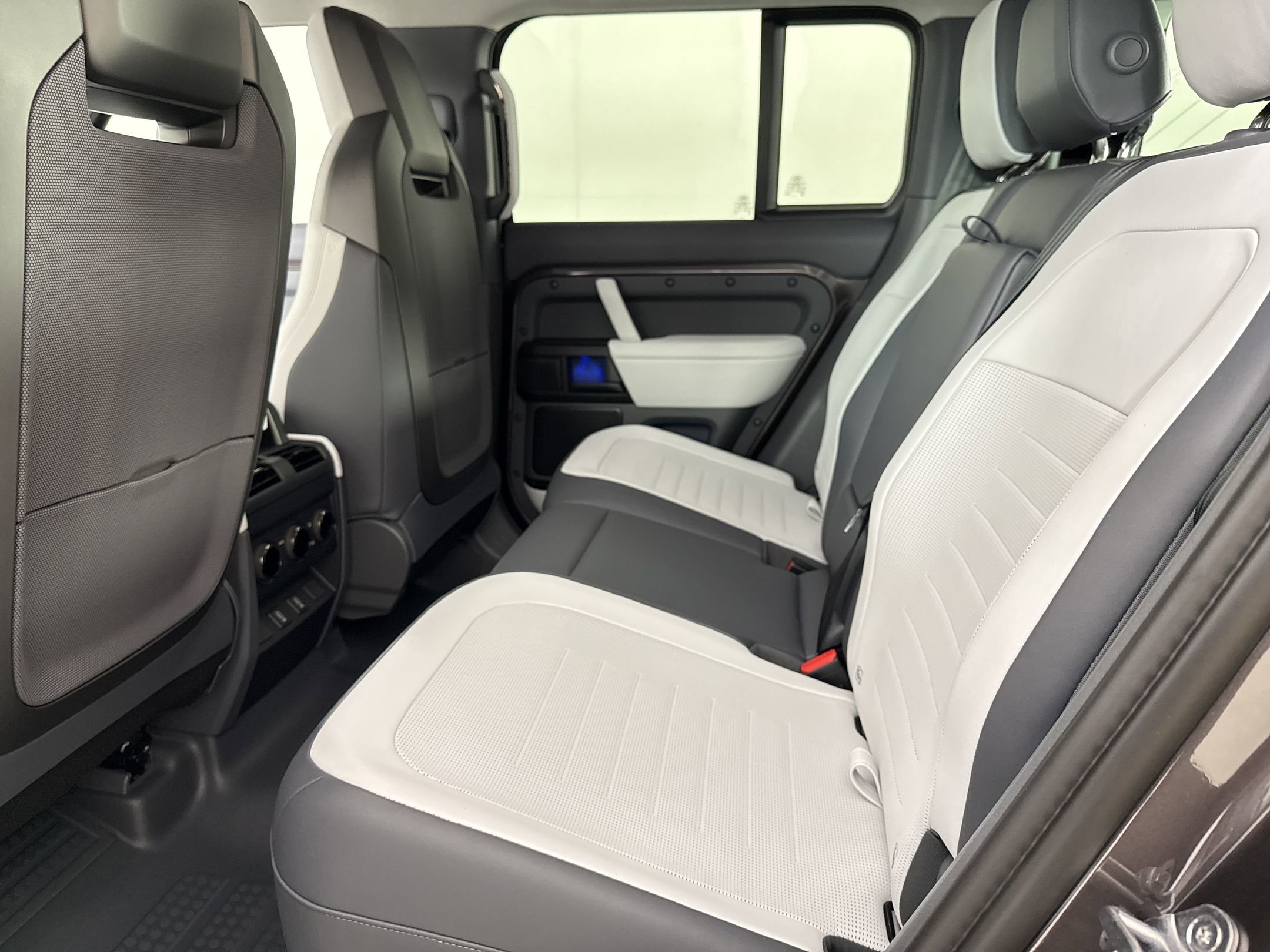 New 2026 Land Rover Defender 110 OCTA image 14