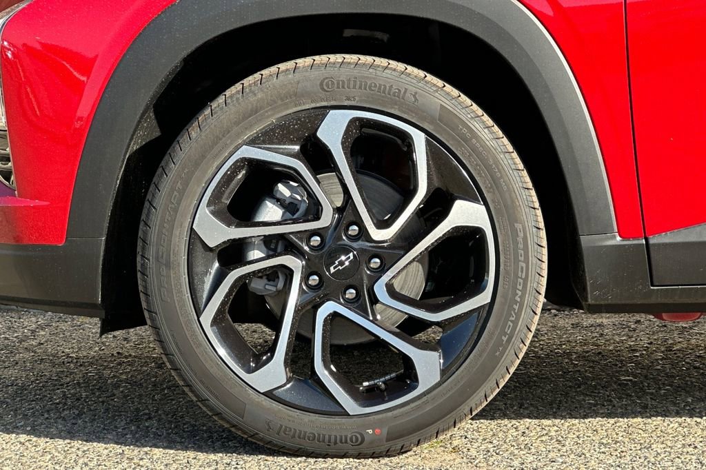 New 2026 Chevrolet Trax RS w/ Sunroof Package FWD image 26