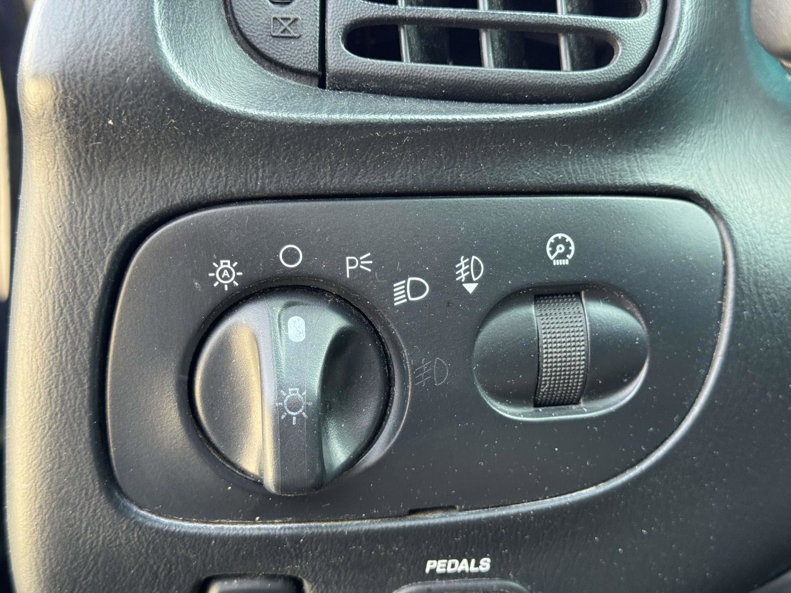 Used 2002 Lincoln Blackwood image 19