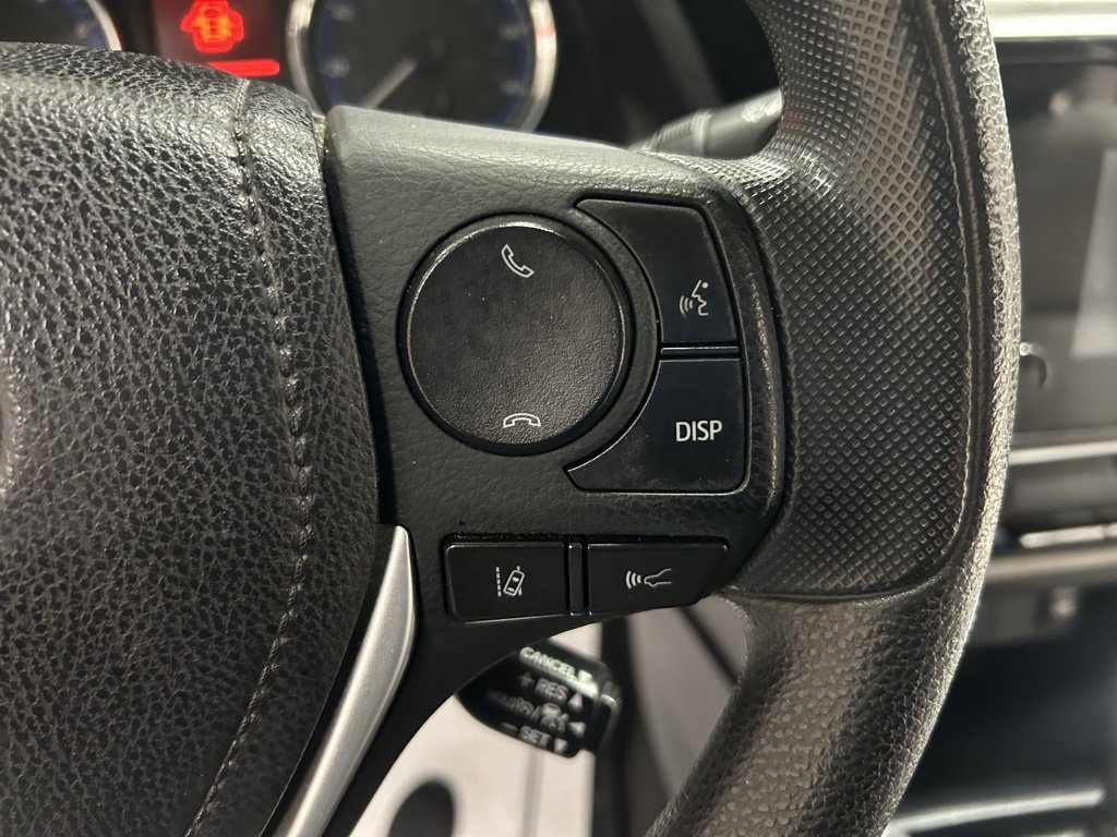 Used 2018 Toyota Corolla LE image 11