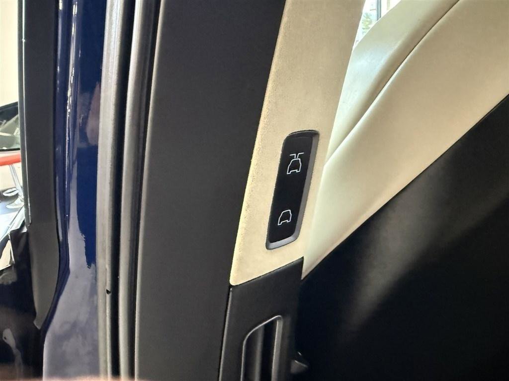 Used 2018 Tesla Model X 100D AWD/4WD image 37