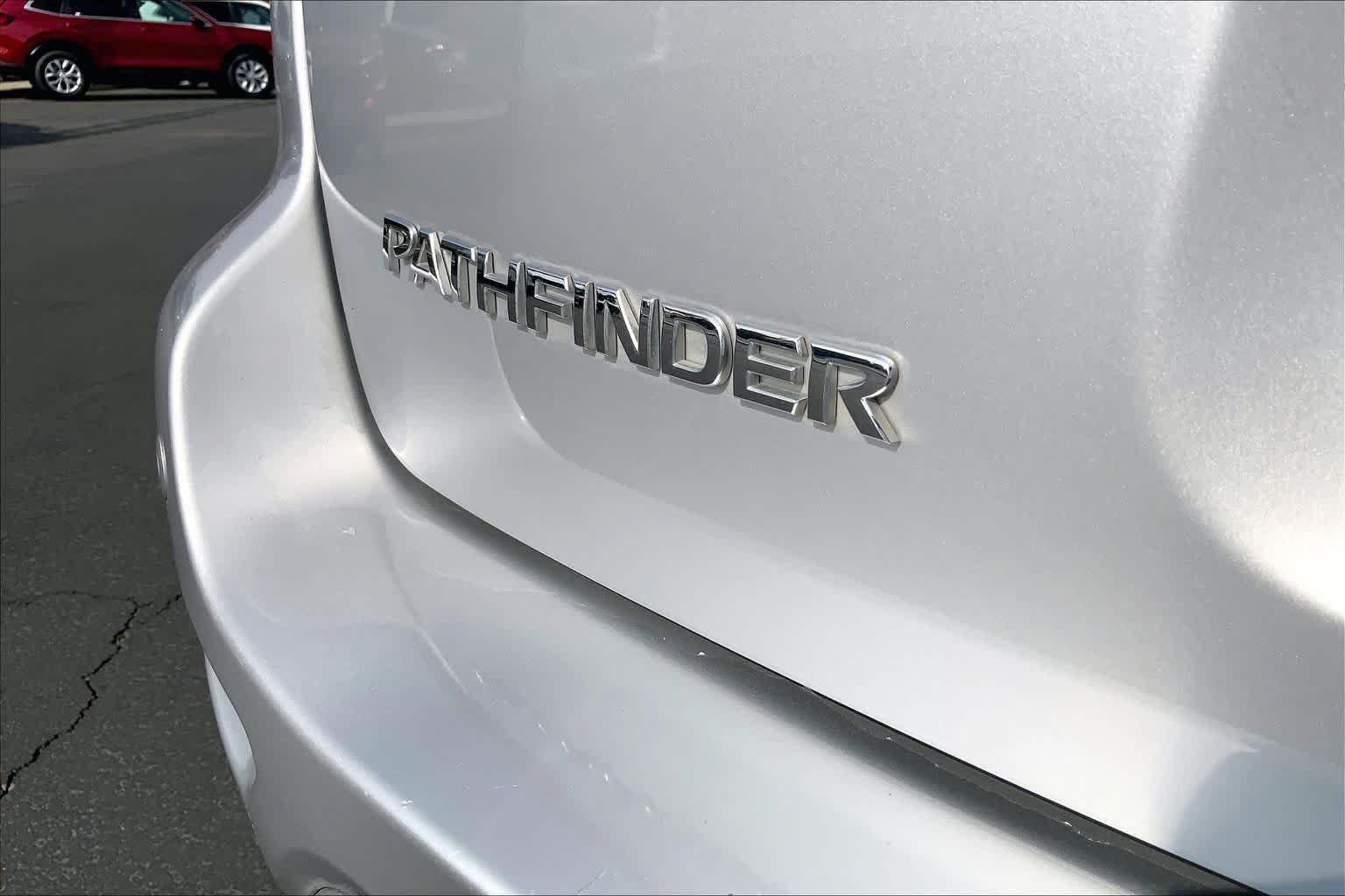 Used 2019 Nissan Pathfinder SV AWD/4WD image 9