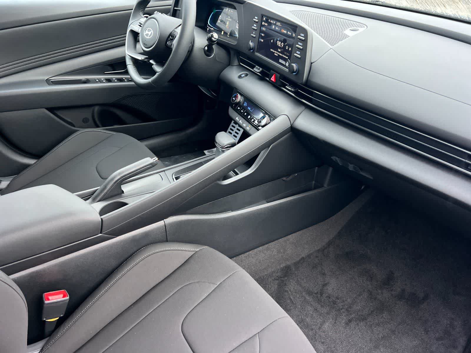 New 2026 Hyundai Elantra Sport FWD image 16