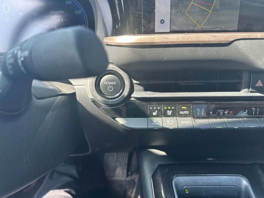 Certified 2024 Toyota Crown Platinum AWD/4WD image 17