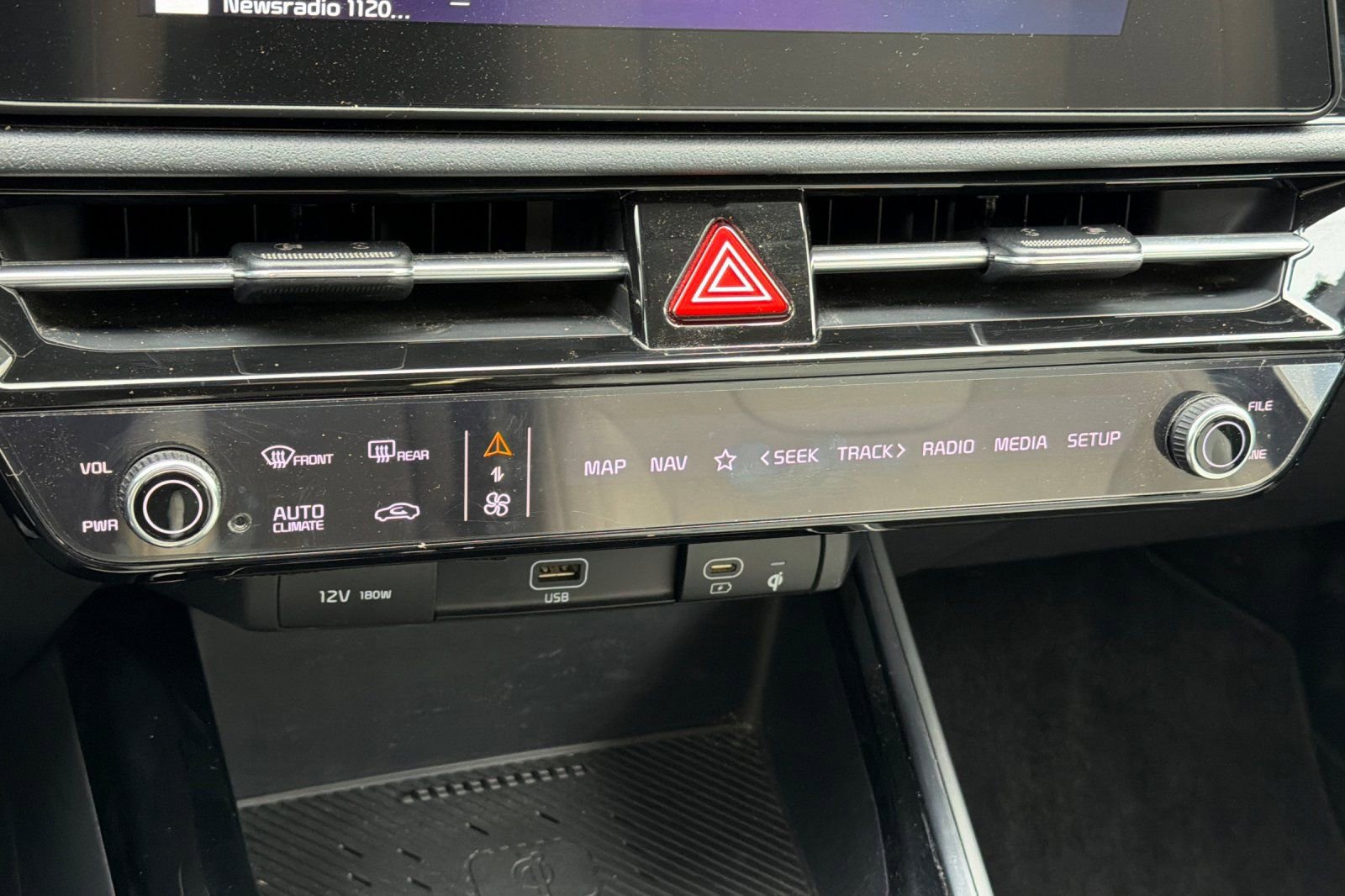 Used 2023 Kia Niro EX FWD image 21