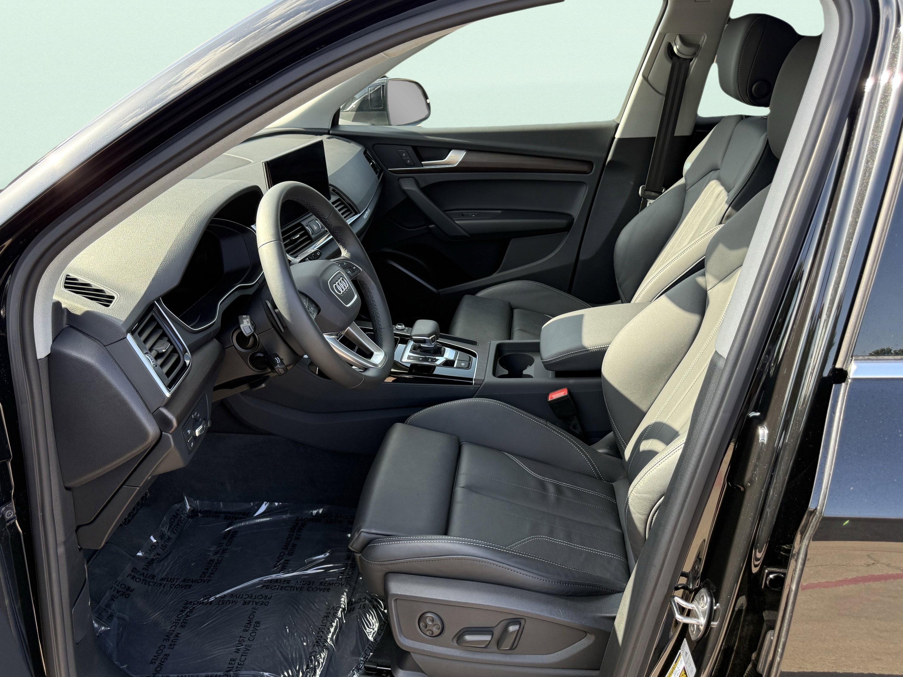 Used 2024 Audi Q5 e Premium w/ Convenience Package image 26