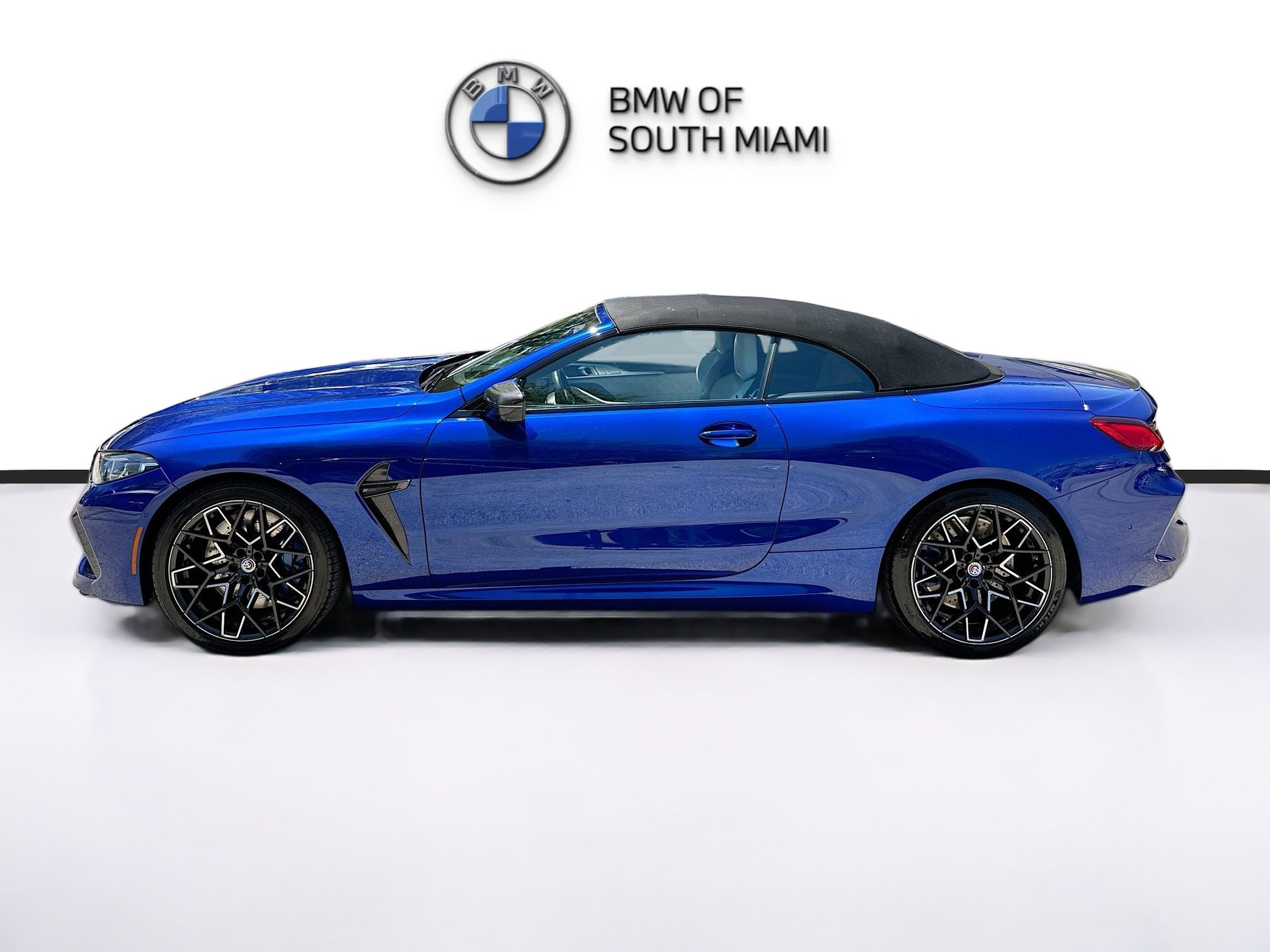 Used 2023 BMW M8 Competition w/ M Carbon Exterior Package AWD/4WD image 4