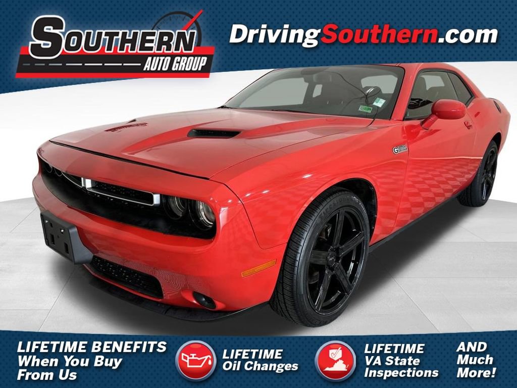 Used 2019 Dodge Challenger SXT w/ Blacktop Package image 1