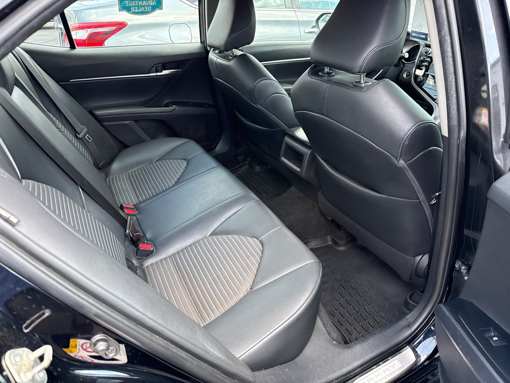 Used 2018 Toyota Camry SE w/ Convenience Package FWD image 11