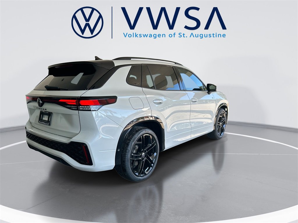 New 2026 Volkswagen Tiguan SE R-Line image 8