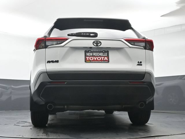Used 2023 Toyota RAV4 LE AWD/4WD image 31
