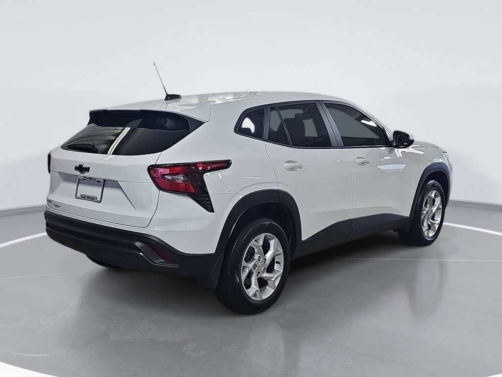 Certified 2024 Chevrolet Trax LS w/ LS Convenience Package FWD image 3