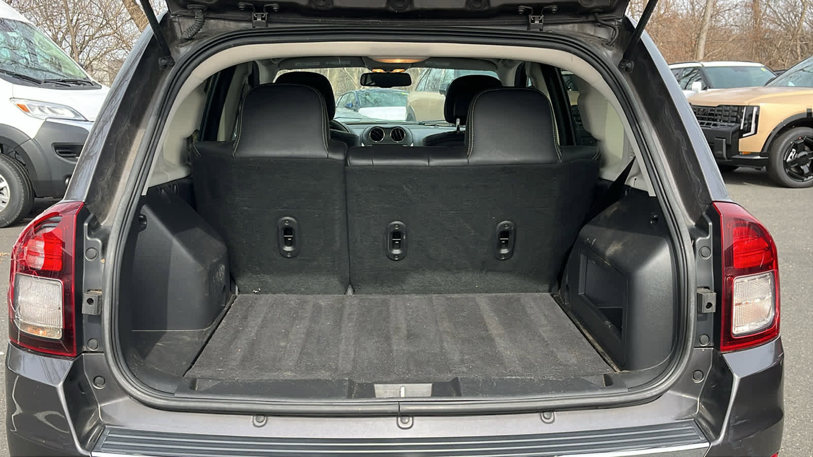 Used 2017 Jeep Compass High Altitude image 28